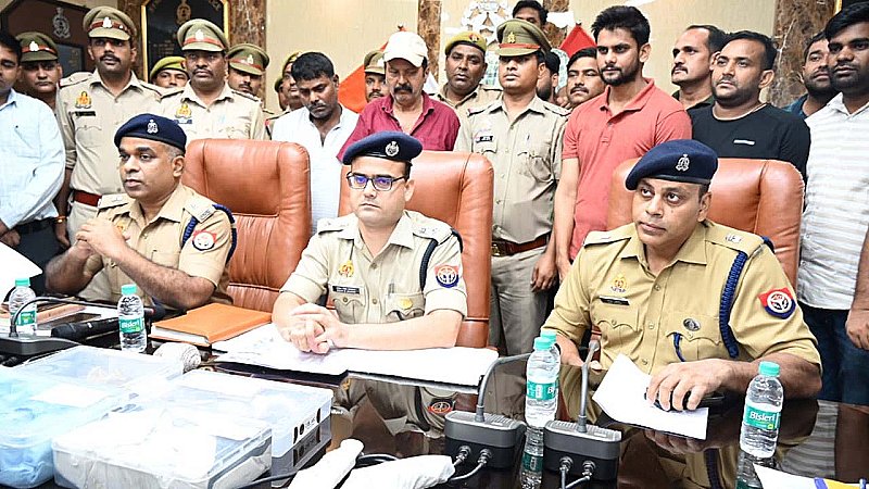 Meerut News: पुलिस ने सर्राफ की दुकान में लूट का किया 24 घंटे के भीतर खुलासा, दो बदमाश गिरफ्तार