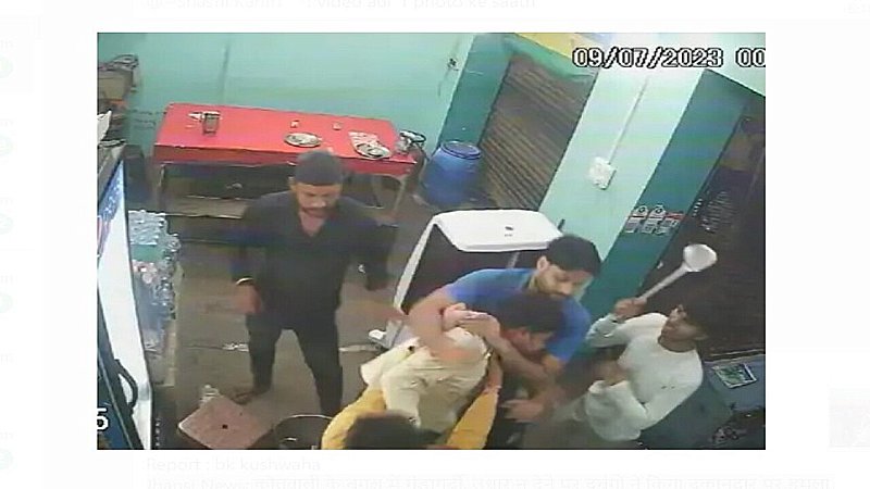 Jhansi News: कोतवाली के बगल में गुंडागर्दी, उधार न देने पर दबंगों ने किया दुकानदार पर हमला