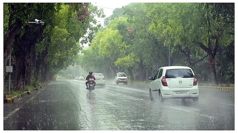 Lucknow Weather Today 10 July 2023: जारी रहेगा रुक-रुककर धीमे से तेज बारिश का सिलसिला, IMD ने इन जिलों के लिए जारी किया येलो अलर्ट