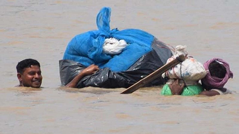 Moradabad News: खतरे के निशान पर पहुंचा रामगंगा नदी का जलस्तर, कई गांव जलमग्न