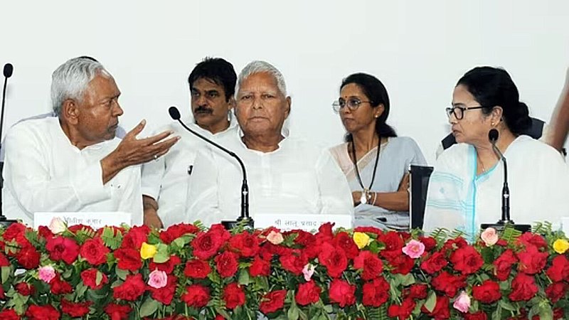 Opposition Meeting: बेंगलुरु बैठक से पूर्व विपक्ष में ही घमासान, कई राज्यों में भिड़ंत के बाद एकजुटता पर उठने लगे सवाल