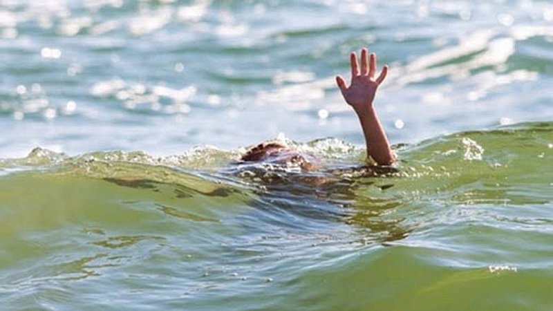 Barabanki News: अचानक तालाब में डूबने लगीं तीन मासूम बच्चियां, हुआ ऐसा कि कांप गई लोगों की रूह