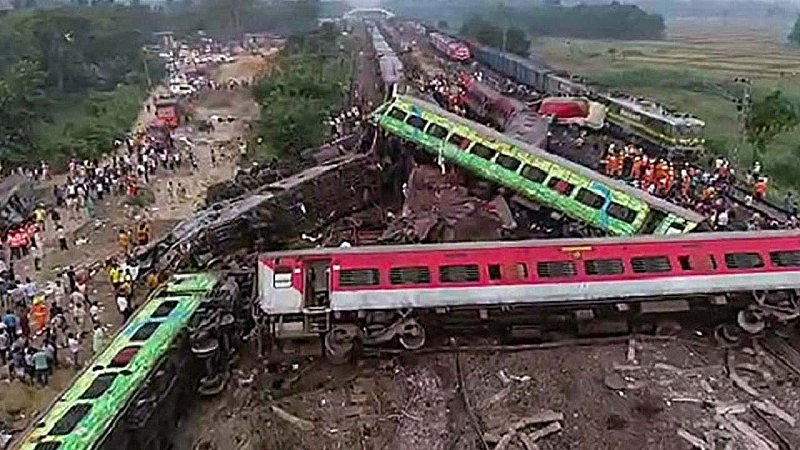 Balasore Train Accident Update News: बालासोर ट्रेन हादसा: सात रेलकर्मी सस्पेंड