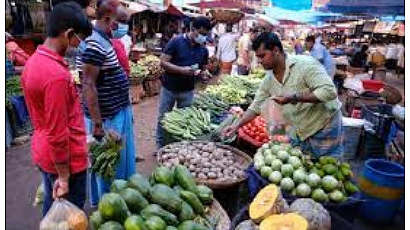 UP Vegetable Price Today: टमाटर यूपी में 200 रुपए पहुंचकर फिर बनाया रिकॉर्ड, जानें अपने शहर की सब्जियों के लेटेस्ट रेट्स