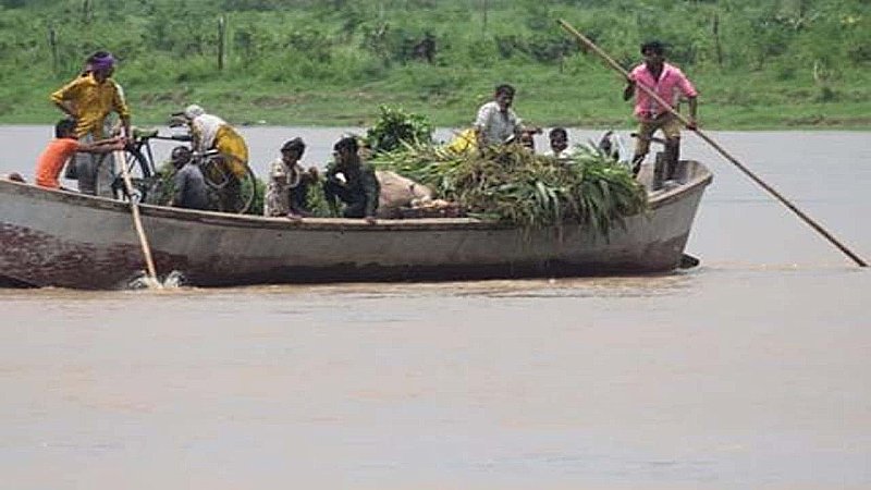 Moradabad News: रामगंगा का जलस्तर खतरे के निशान के पास, तटवर्ती इलाकों में मचा हड़कंप