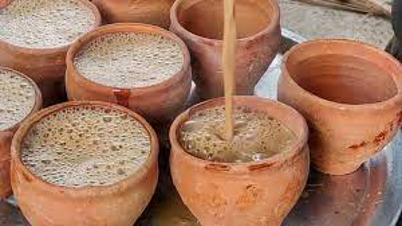 Lucknow Famous Kulhad Chai: सबसे टेस्टी लखनऊ की कुल्हड़ चाय, आइये जाने फेमस दुकानों के बारे में