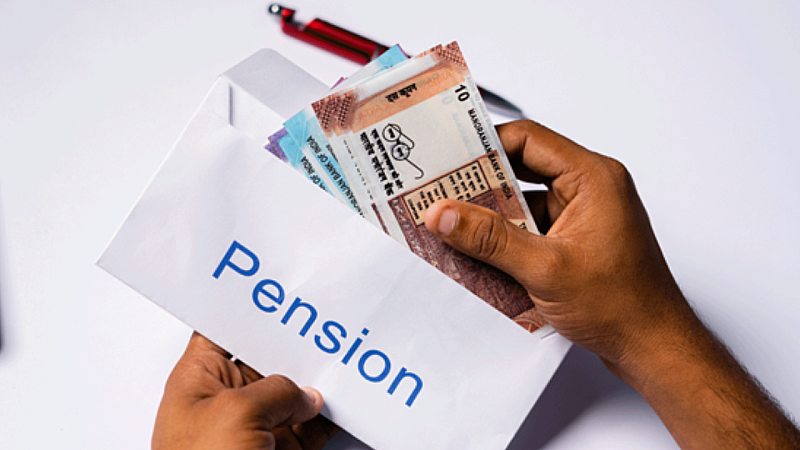 Pension: इन रिटायर्ड कर्मचारियों को नहीं मिलेगी पेंशन, सरकार ने नियमों में किया बदलाव