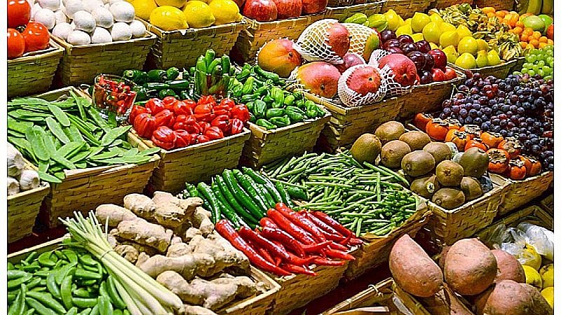 Vegetable Price Today 15 July 2023: बरसात ने बिगाड़ा किचन का बजट, आसमान छू रहे सब्जियों के दाम