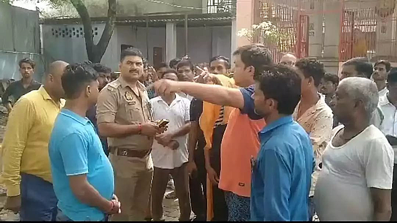 Varanasi News: उपद्रवियों ने एक ही रात में तोड़ी 2 प्राचीन हनुमान की प्रतिमा, जांच में जुटी पुलिस