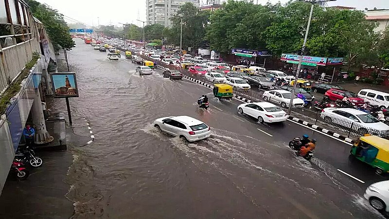 Delhi Traffic Today: आज दिल्ली में कैसा रहेगा ट्रैफिक, जलभराव की समस्या कम या वही हाल