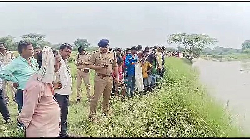 Etawah News: रील बनाना साबित हुआ जानलेवा, चचेरे भाई नदी में डूबे, एक का मिला शव, दूसरा लापता