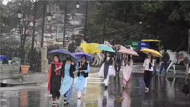 Himachal Rain Alert: हिमाचल में भारी बारिश का कहर जारी, अयोध्या से कुल्लू गए एक ही परिवार के 11 लोग लापता