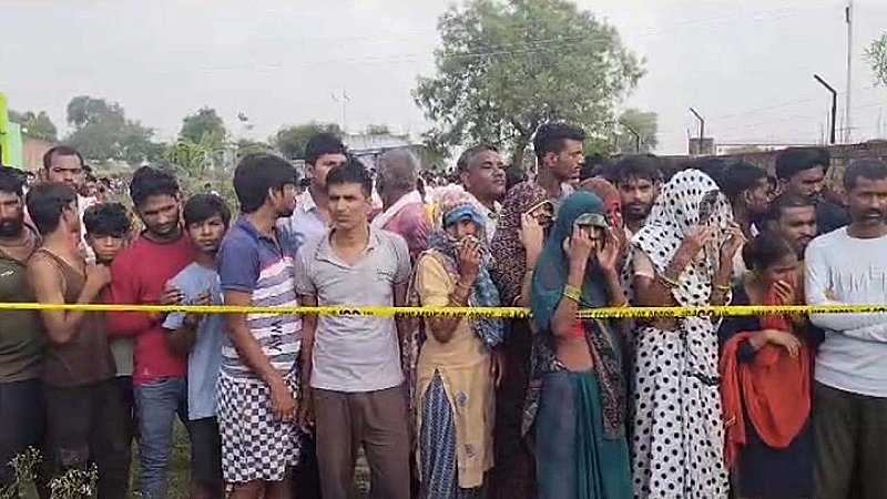 Agra News: युवक की हत्या से मचा हड़कंप, खाली प्लॉट में मिला रक्तरंजित शव, पुलिस राजफाश की कोशिश में जुटी