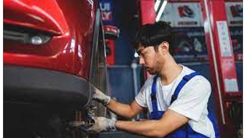 How To Open Car Repair Shops: कार रिपेयरिंग का बिजनेस बनाता है लोगों को मालामाल, जानें यहां कैसे रखें इसमें कदम