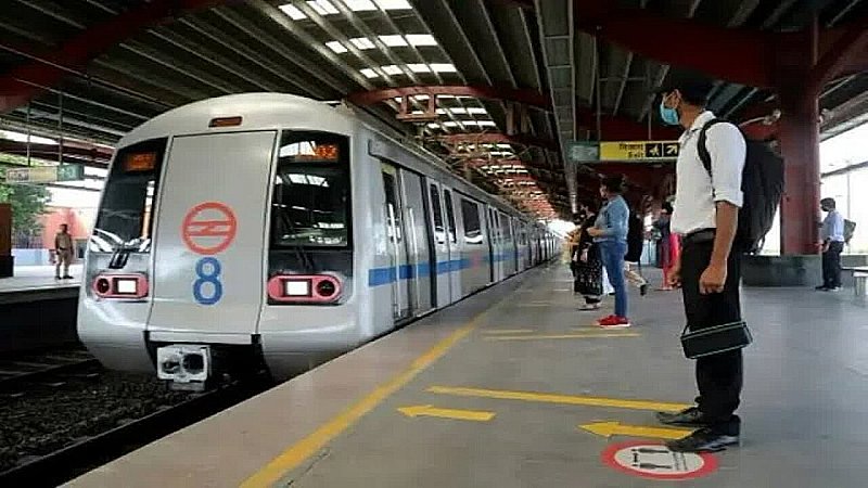 Delhi Metro Alert: सावधान दिल्ली मेट्रो से सफर करने वालों, रविवार को ब्लू लाइन पर बंद रहेगी सेवा, एडवाइजरी जारी