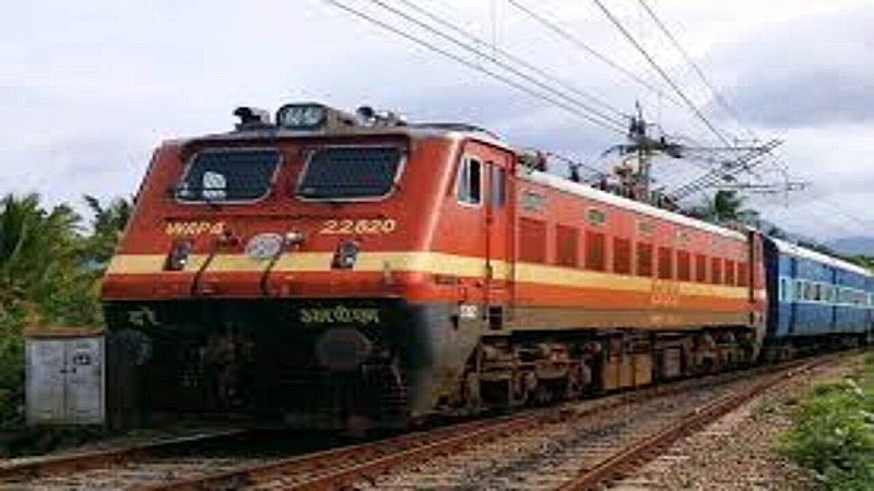 Indian Railway: ट्रेन में सफर करने वालों के लिए खुशखबरी, महज 20 रूपये में मिलेगा अब भरपेट खाना