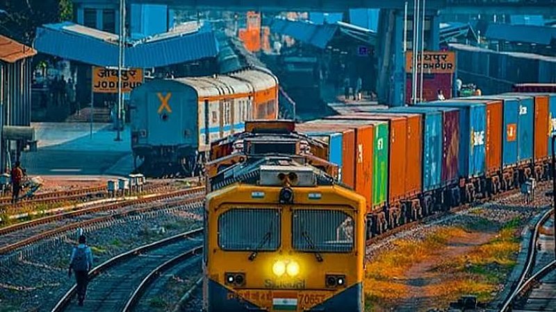 Indian Railway: रेल सुरक्षा की चिंता – दो सबसे बिजी रूटों पर लग रहा कवच सिस्टम