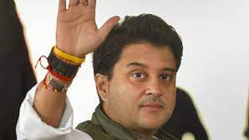 Jyotiraditya Scindia: गद्दारी के आरोप पर ज्योतिरादित्य का कांग्रेस को तीखा जवाब, पूछा सवाल - मेरे पिता और मुझे पार्टी में क्यों शामिल किया ?