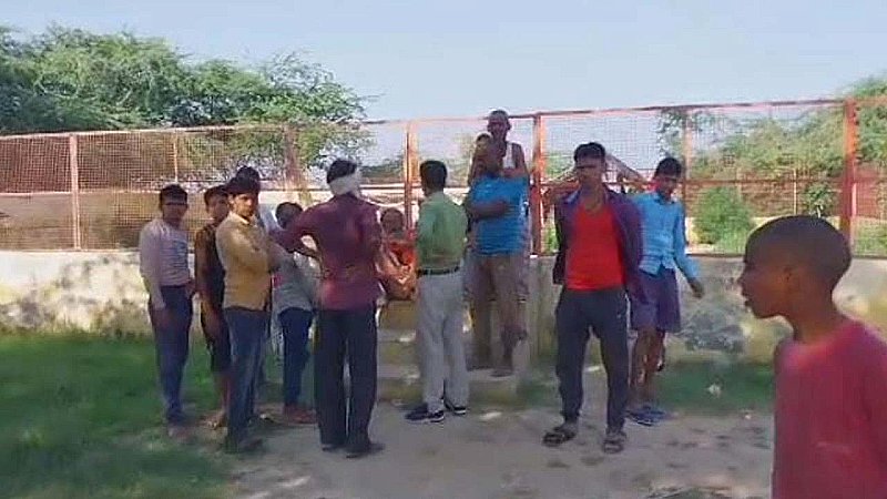 Aligarh News: साधुओं के हाथ-पैर रस्सियों से बांध मंदिर में लूटपाट, नकाबपोश बदमाशों की तलाश में जुटी पुलिस