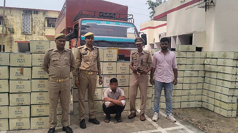 Hapur News: आयशर ट्रक से 185 पेटी रॉयल ग्रीन ब्रांड की शराब जब्त, एक तस्कर गिरफ्तार