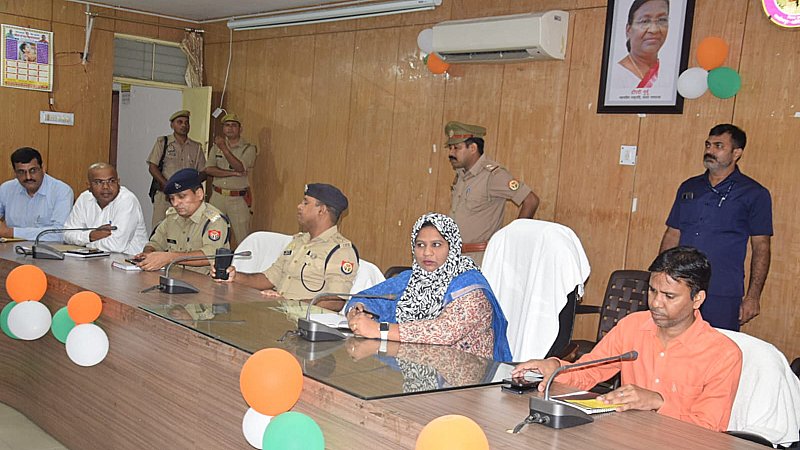 Lakhimpur Kheri News: खीरी पहुंची राष्ट्रीय अल्पसंख्यक आयोग की सदस्य सैयद शहजादी, अधिकारियों संग की बैठक