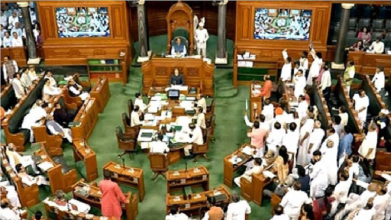 Parliament Monsoon Session Live: लोकसभा की कार्यवाही तीन बजे तक स्थगित, मणिपुर मसले पर राज्यसभा में हंगामा जारी