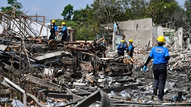 धमाके में उड़े चीथड़े: पटाखे के गोदाम में भीषण ब्लास्ट, 12 लोगों की मौत और 121 घायल