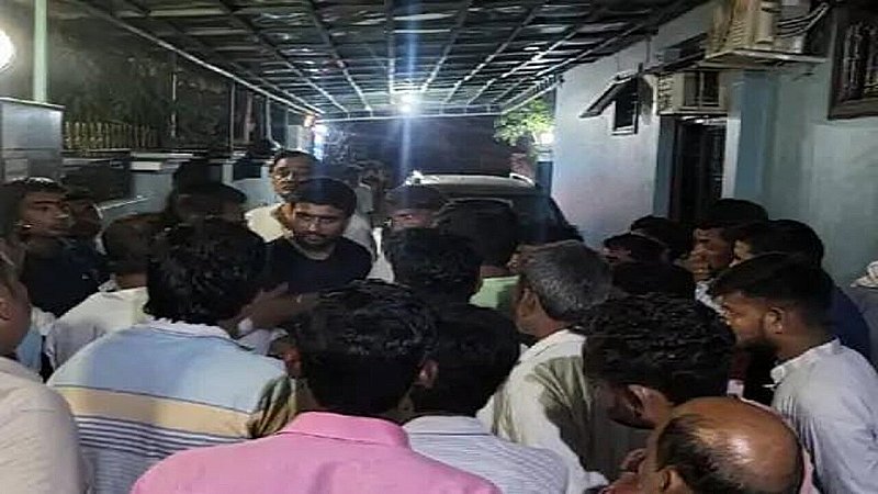 Moradabad News: FB लाइव करते हुए बीजेपी किसान मोर्चा के जिला मंत्री ने खाया जहर, अस्पताल में भर्ती