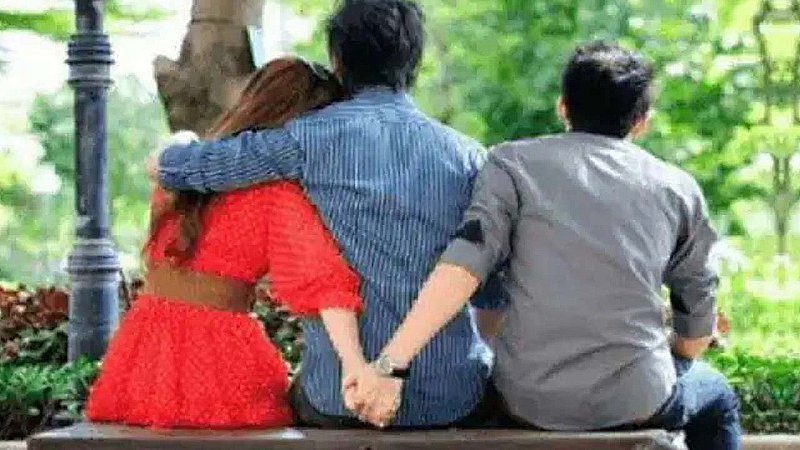 Sonbhadra News: पहले प्रेम, फिर शादी, पत्नी बनी शिक्षक तो ‘वो’ की इंट्री, बढ़ा दी दूरी, पति का आरोप- दिया धोखा