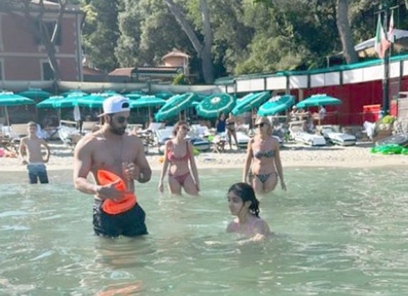Ranbir Kapoor goes swimming with niece Samara in Italy; Fans gush over his hot body