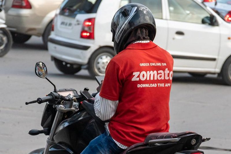 Zomatos Empowering Move: Women Delivery Partners Now Have the Option to Wear Kurtas