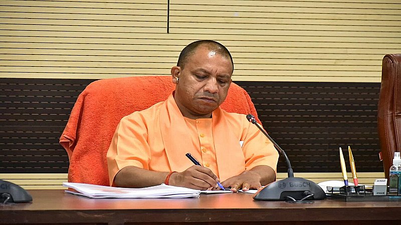 Yogi Cabinet Meeting: सीएम योगी के नेतृत्व में आज कैबिनेट की बैठक, कई प्रस्तावों पर लग सकती है मुहर