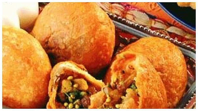 Best Kachori In Lucknow: लखनऊ की मशहूर प्याज़ की कचौड़ी खानी हो तो यहाँ आयें , मिलेगा लाज़वाब स्वाद