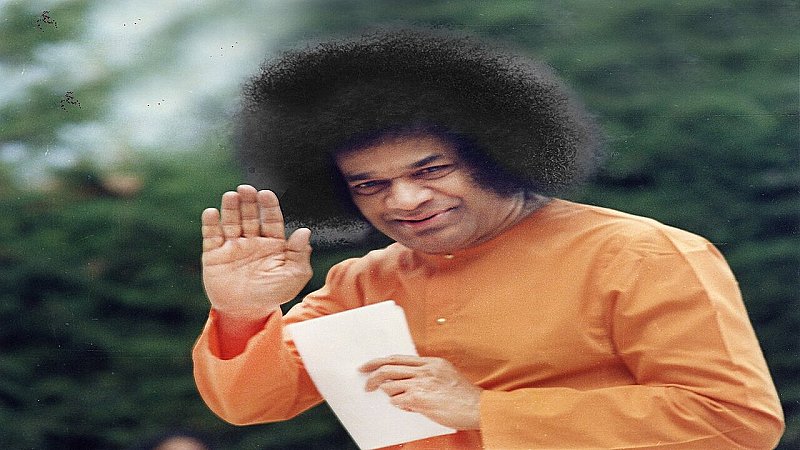 Sathya Sai Baba: कौन थे सत्य साईं बाबा, जिनके मंदिर का लोकार्पण कर रहे पीएम मोदी