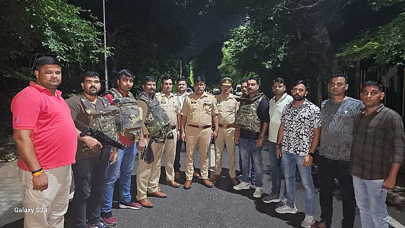 Agra News: मुठभेड़ के बाद 50 हजार का इनामी बदमाश गिरफ्तार, हरी पर्वत थाना क्षेत्र में पुलिस और बदमाशों के बीच चली गोली