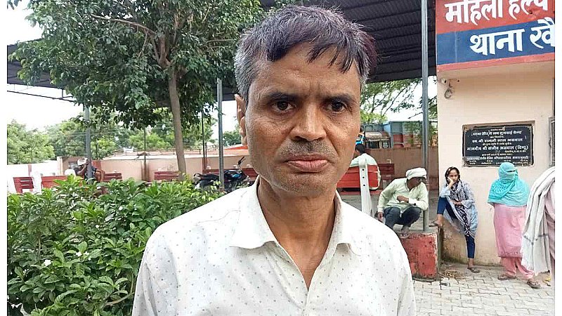 Aligarh News: सरेआम लूट की वारदात से हड़कंप, डॉक्टर से बाइक सवार बदमाशों ने चार लाख छीने