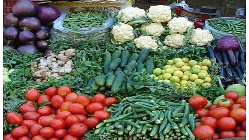UP Vegetable Price Today: टमाटर के साथ अब प्याज निकालेगा लोगों के आंसू, इतने रुपए होगा महंगा, जानें लेटेस्ट सब्जी रेट्स