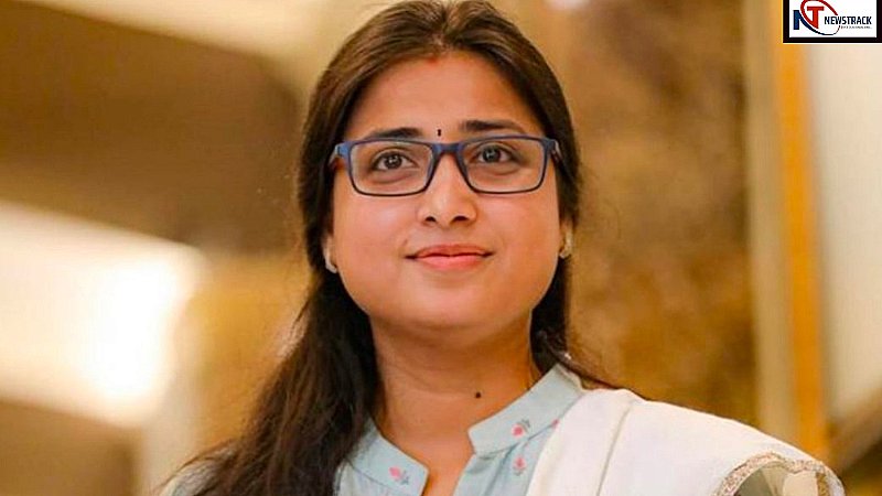 MLA Ragini Sonkar: यूपी में खूबसूरत विधायक रागिनी सोनकर कौन हैं, जिन्होंने नौकरी छोड़ थमा था सपा का हाथ