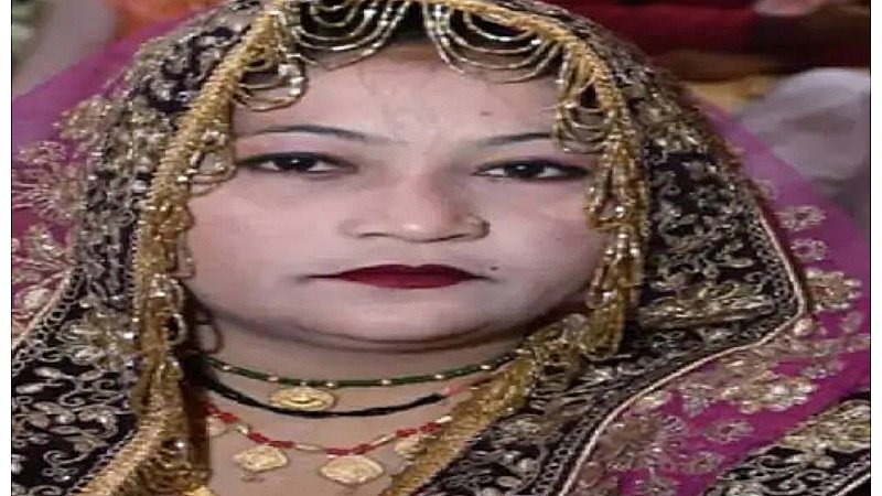 Jhansi News: पिता द्वारा हत्या का आरोप लगाए जाने के बाद, कब्र से निकाली गई महिला का शव, क्या है पूरा मामला