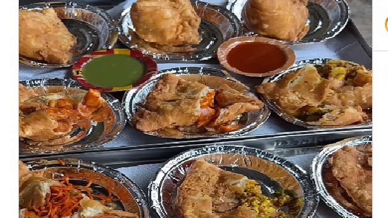 Lucknow Famous Samosa: इतनी वैरायटी के समोसे कभी नहीं खाये होंगे आपने, जानिए लखनऊ में कहाँ है ये शॉप