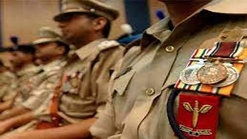 UP Police: यूपी के 21 पुलिसवालों को मिलेगा मुख्यमंत्री वीरता पदक, जानें कौन-कौन हैं शामिल