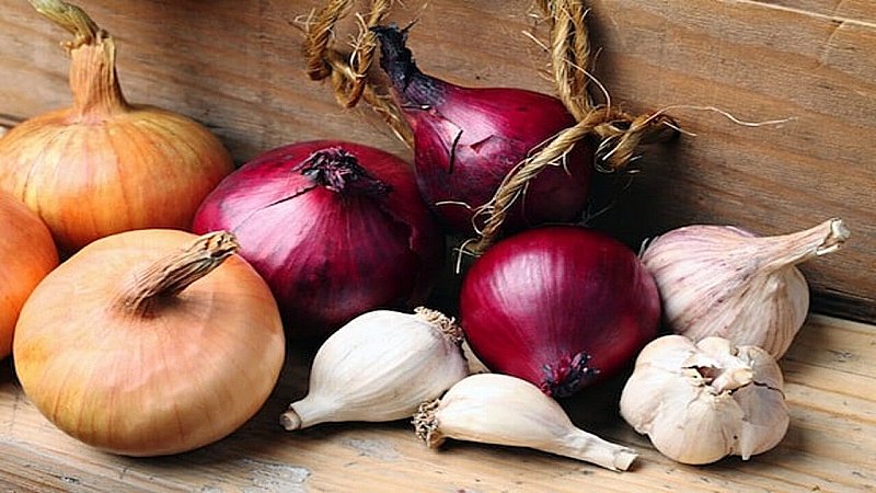 Onion Garlic: क्यों मना है प्याज लहसुन खाना