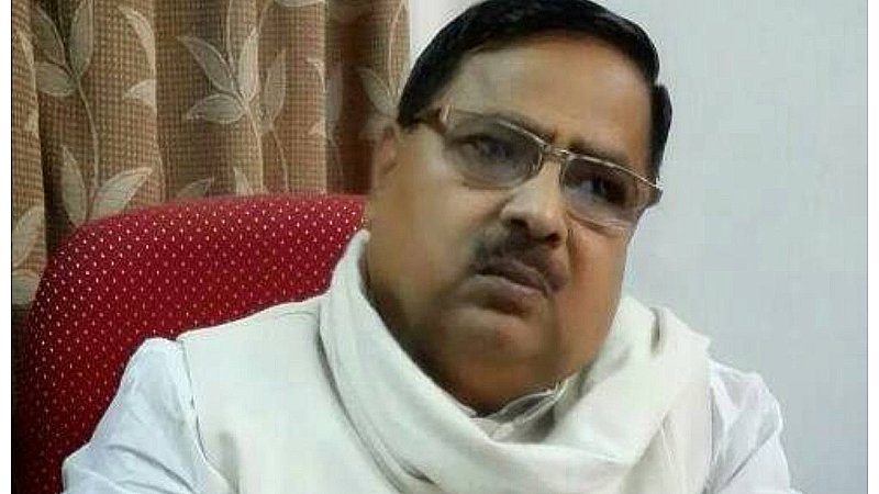Lucknow News: पूर्व मंत्री शंखलाल मांझी की पत्नी से मंदिर के भीतर लाखो की लूट, जांच में जुटी पुलिस