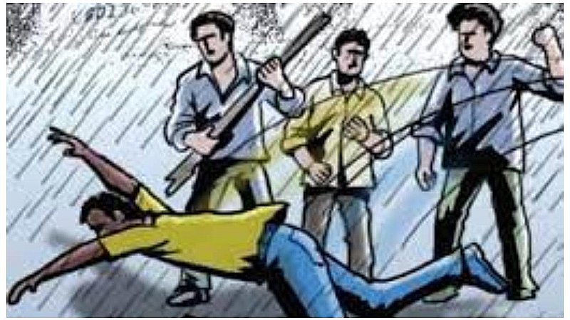 Sonbhadra News: गदर-2 फिल्म देखने गए युवक को मनबढ़ों ने सरेआम लाठी-डंडे से पीटा, कार में तोड़फोड़, पुलिस जांच में जुटी