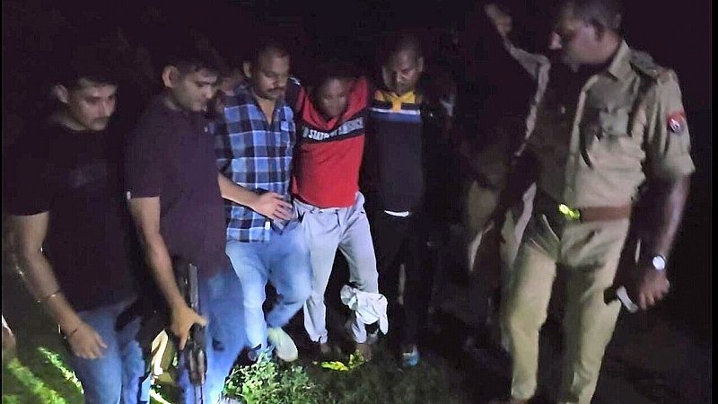Sitapur News: पुलिस और बदमाश के बीच मुठभेड़, पैर में गोली लगने से 25 हजारिया इनामी बदमाश घायल
