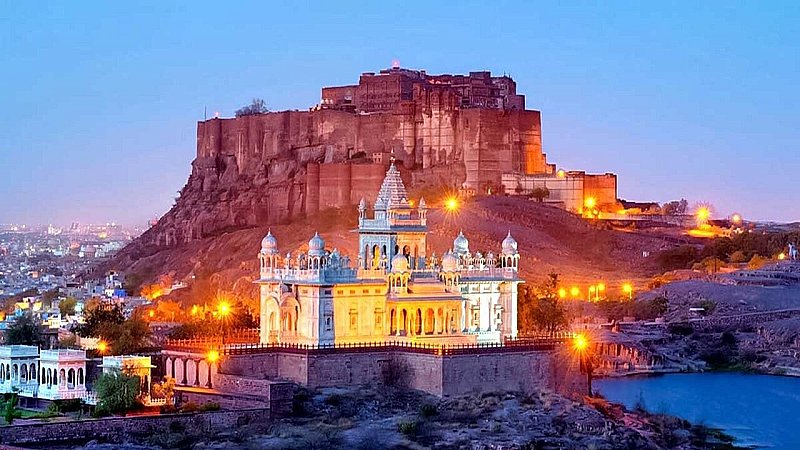 Rajasthan Budget Tourist Places: कम बजट में ऐसे प्लान करें राजस्थान ट्रिप, हमेशा रहेगा यादगार