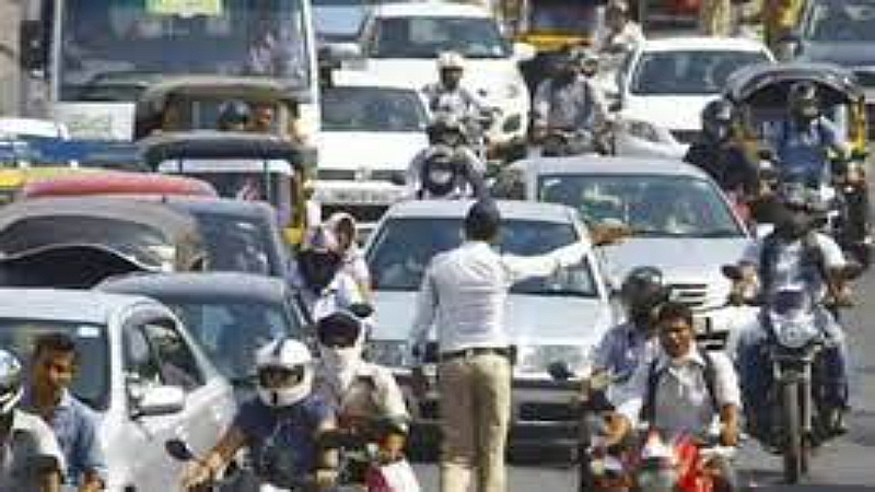 Lucknow Traffic Challan: सभी लखनऊ वाले सावधान, रद्द होंगे डीएल-परमिट, डीसीपी ट्रैफिक का बड़ा आदेश