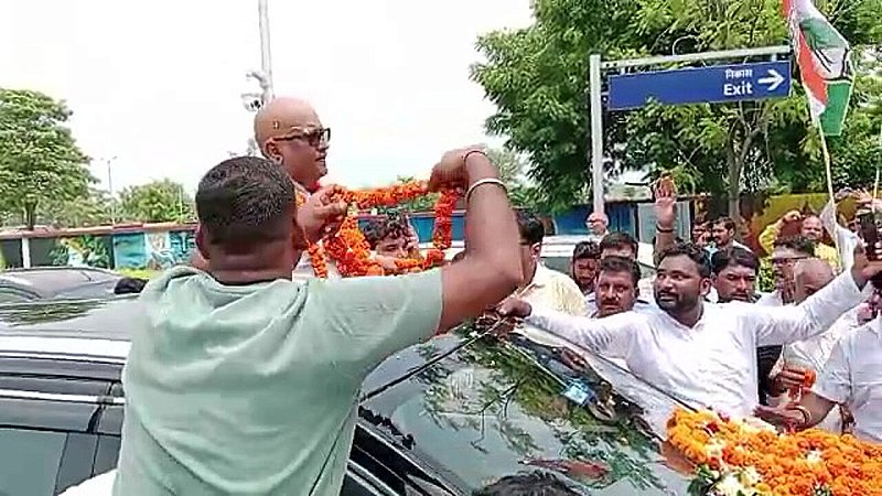 Varanasi News: PM मोदी से लड़ने वाले कांग्रेस के नए प्रदेश अध्यक्ष अजय राय का वाराणसी में स्वागत, BJP से अब होगी टक्कर