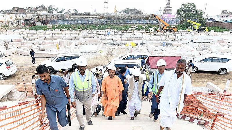 Ayodhya News: सीएम योगी ने निर्माणधीन श्रीराम मंदिर का किया निरीक्षण, आगामी दीपोत्सव को लेकर अधिकारियों को दिए निर्देश