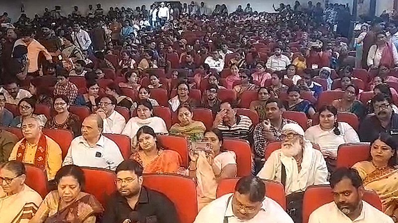 Varanasi News: अंतरराष्ट्रीय दिव्यांग फिल्म महोत्सव दिव्यांगों के प्रति समाज की भावना में परिवर्तन लाएगी: लक्ष्मण आचार्य